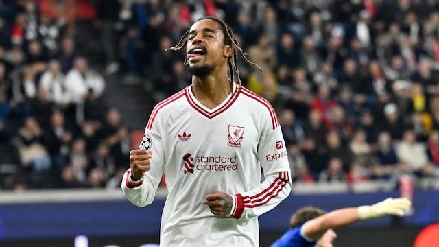Bradley Barcola celebra uno de los goles de Liverpool sobre LASK