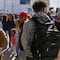 Migrantes deportados: Empresas anuncian 100 mil trabajos disponibles