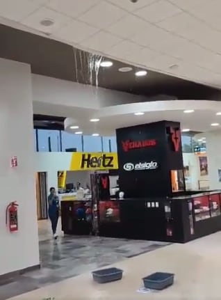 Aeropuerto Internacional de Mazatlán es víctima de intensas lluvias