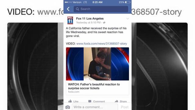Un hombre rompe en llanto al recibir de su familia dos tickets para el partido que sostendrán México y Estados Unidos el próximo sábado en el Rose Bowl.