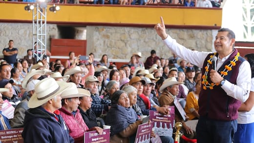 Alejandro Armenta entrega apoyos y maquinaria en Zacapoaxtla, para impulsar seguridad alimentaria y desarrollo en el campo poblano