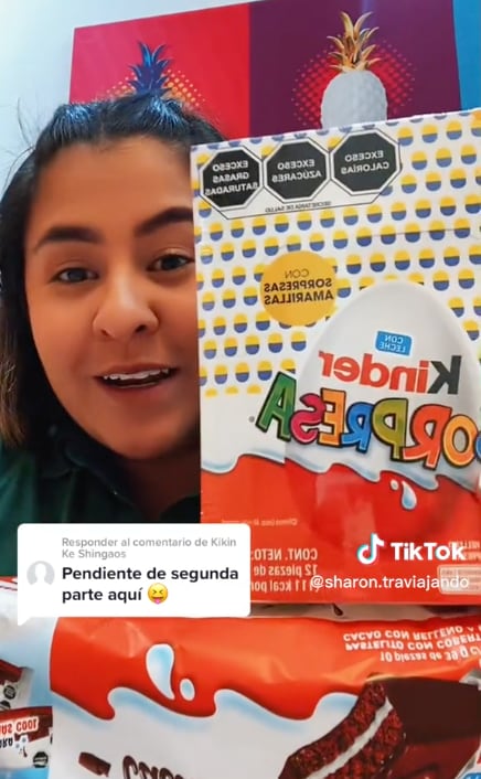 Mujer suertuda no sabe qué hacer con 8 cajas de Ferrero Rocher y productos Kinder