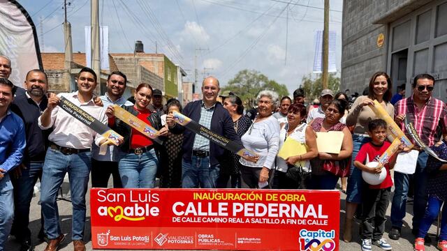 Enrique Galindo entrega calle Pedernal, en la colonia Arenal