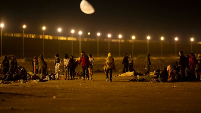 Migrantes en frontera sur de Estados Unidos