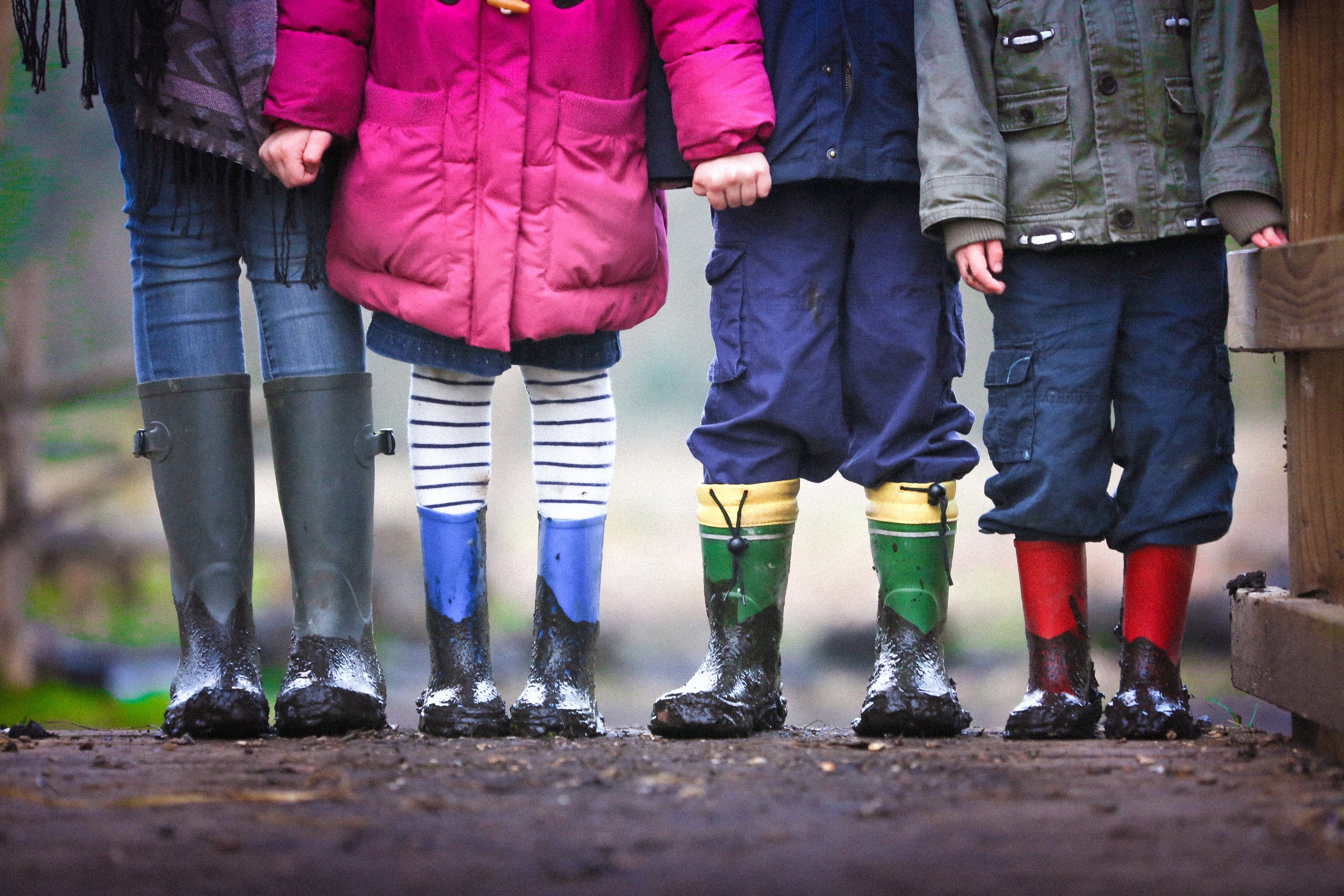 Niños en la lluvia