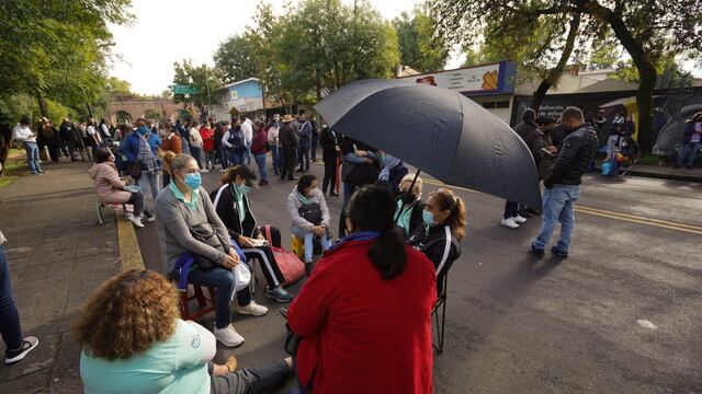 Protestan maestros de Michoacán