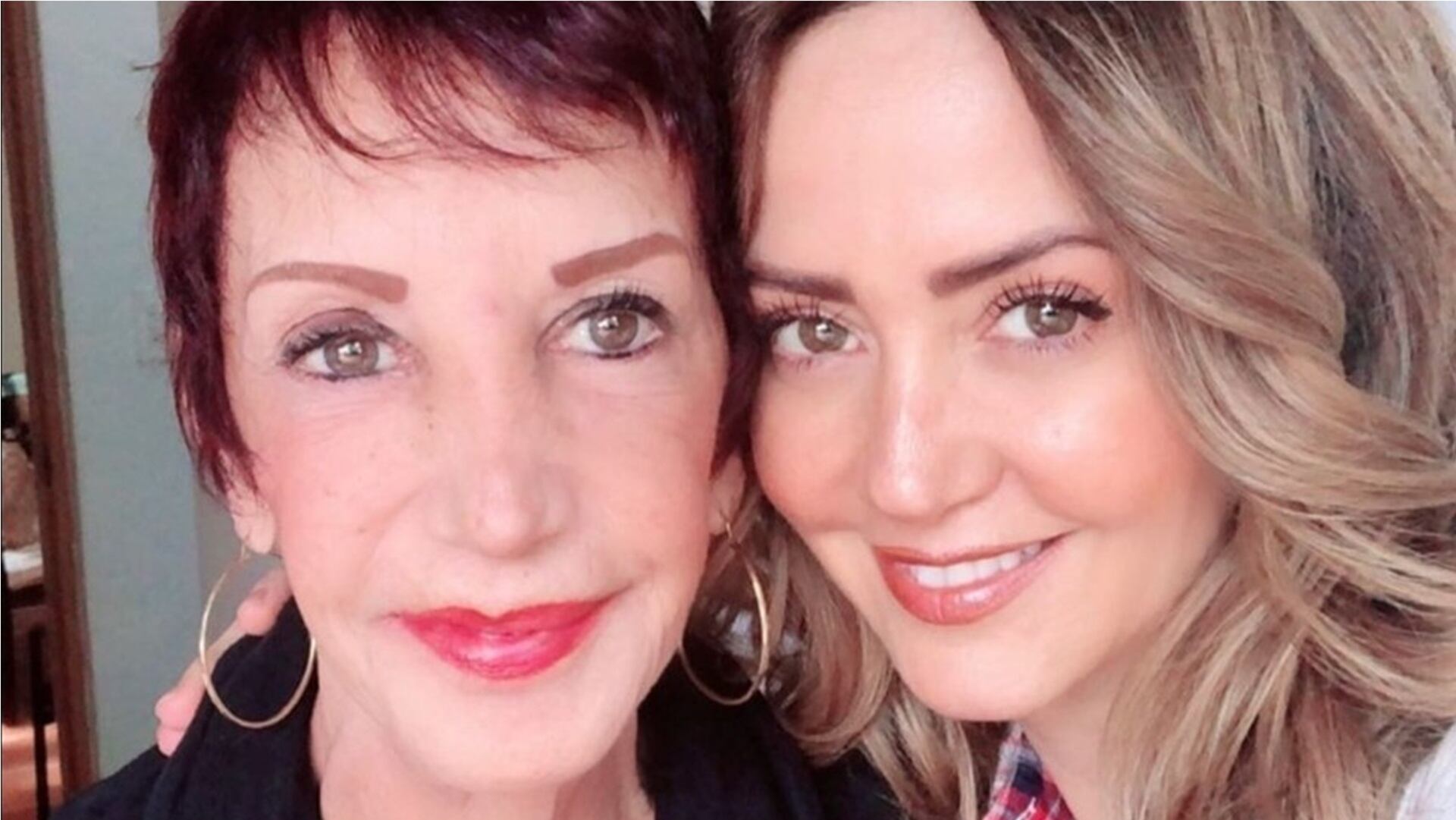 Andrea Legarreta y su mamá