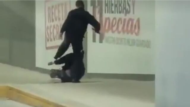 Policía de Tlaquepaque, Jalisco golpeo a persona en situación de calle.