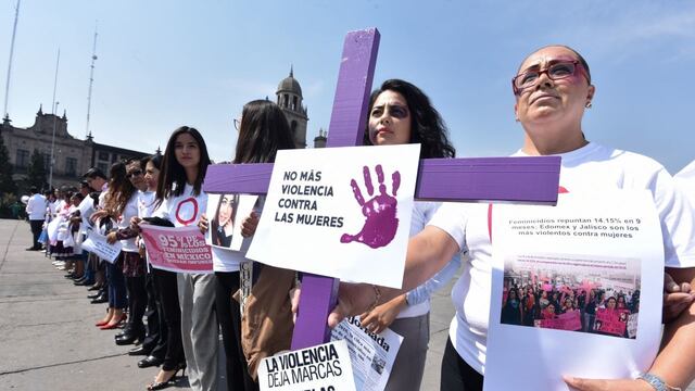 Protesta contra feminicidios en Edomex.