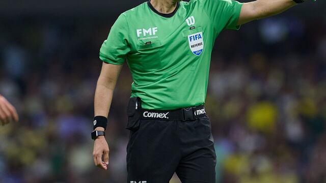 Revelan quién será el árbitro del América vs Pumas y no le gustará a ninguno de los dos equipos