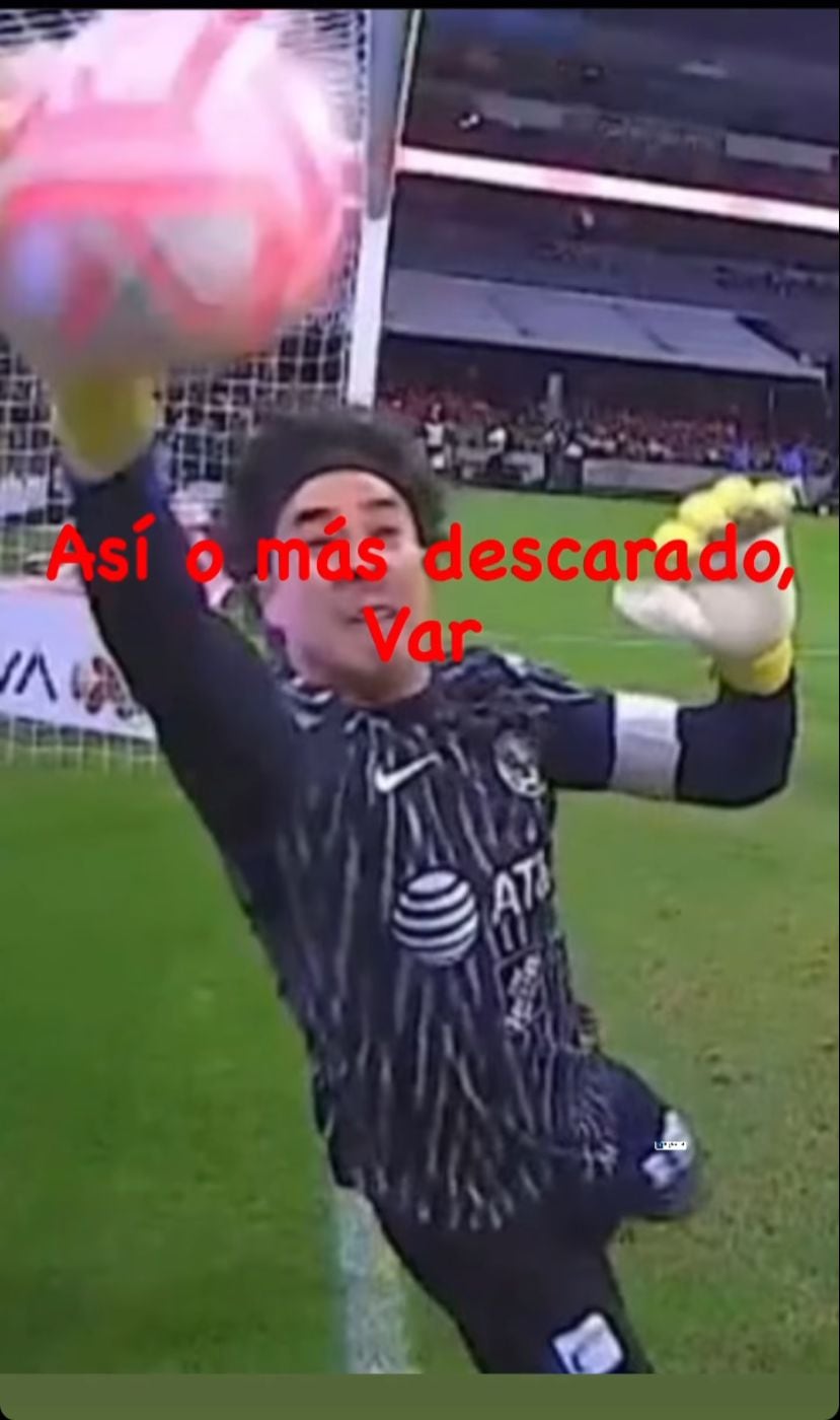 El Bofo Bautista reventó al VAR.