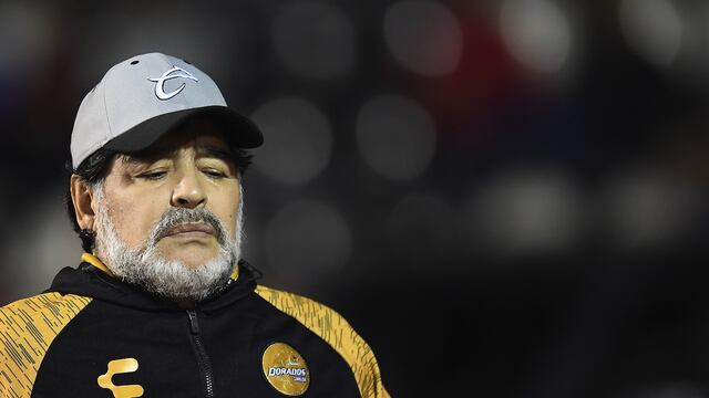 Maradona en su paso como DT de Dorados