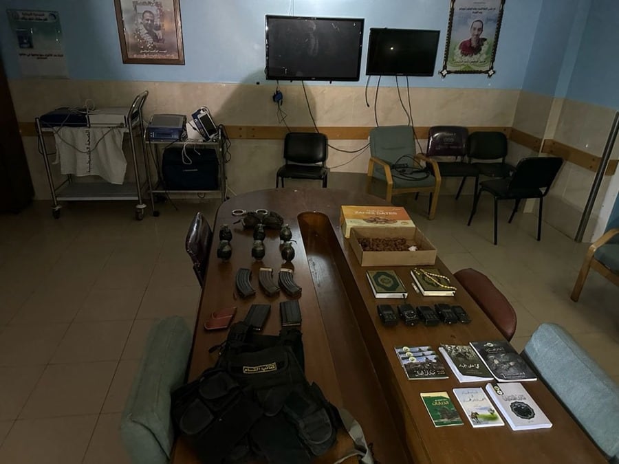 Armas halladas en el hospital Al Shifa, en Gaza, durante operación para destapar infraestructura militar de Hamás en el centro sanitario