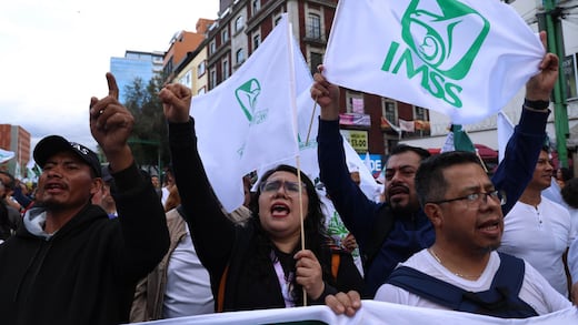 Sección 9 de la CNTE respalda protestas del IMSS por aumento salarial y salida de Rafael Olivos