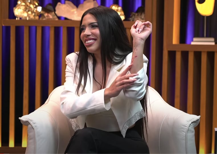 Yeri Mua sea tatúa en honor a su novio Naim Darrechi