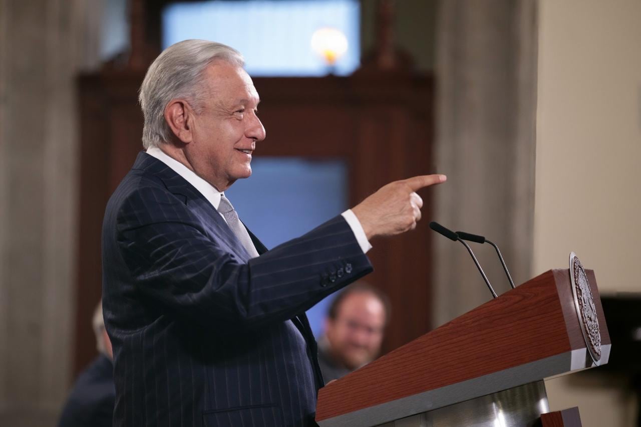 AMLO promueve a Katya Ezacharreta ante la NASA