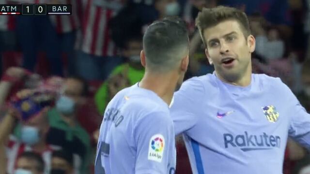 Piqué y Busquets discutieron en pleno partido del Barça