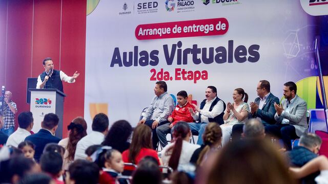 Esteban Villegas entrega segunda etapa de “Aulas Digitales”