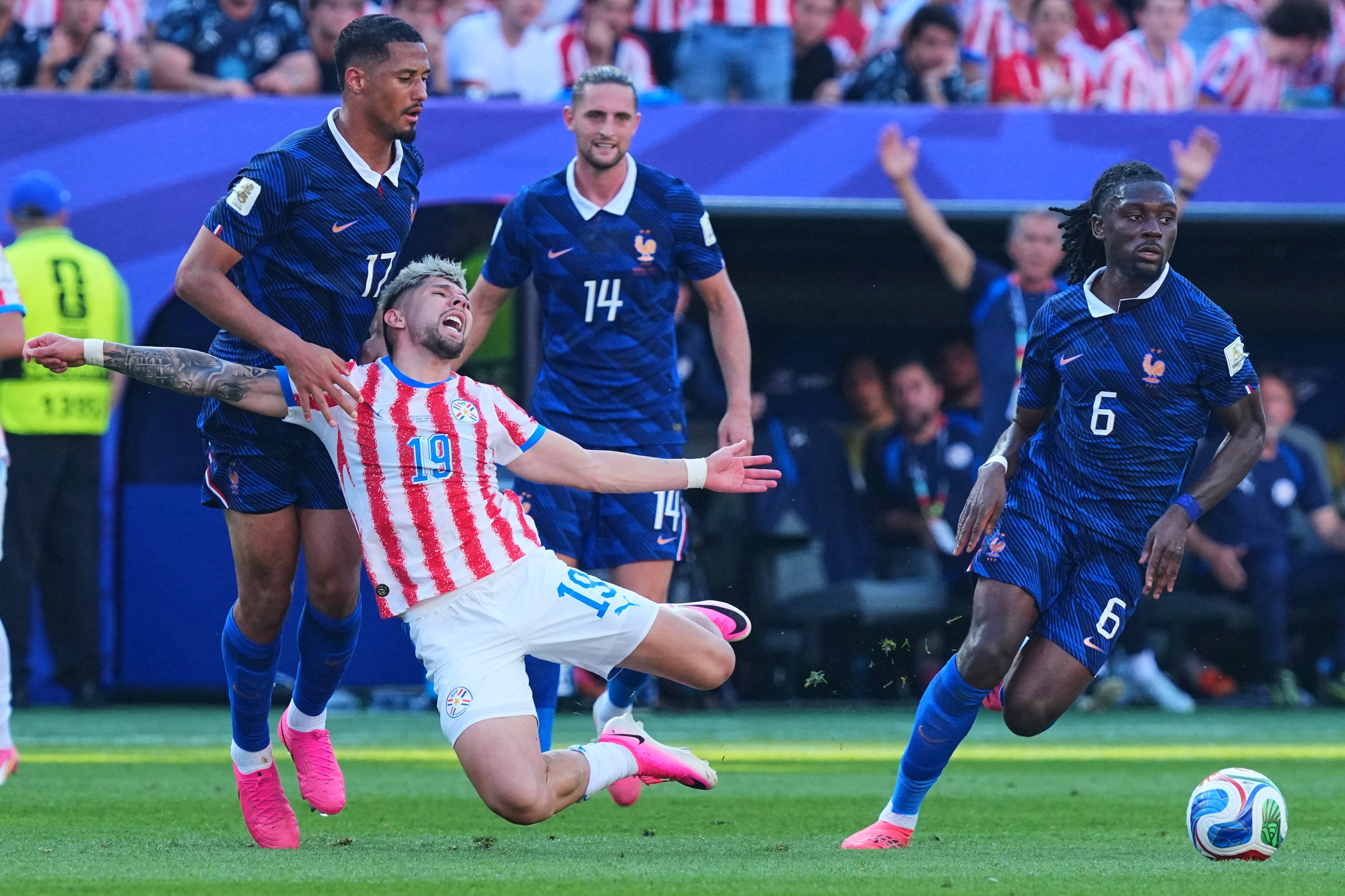 Francia vence a Paraguay y se mete entre los ocho mejores del Mundial 2026.