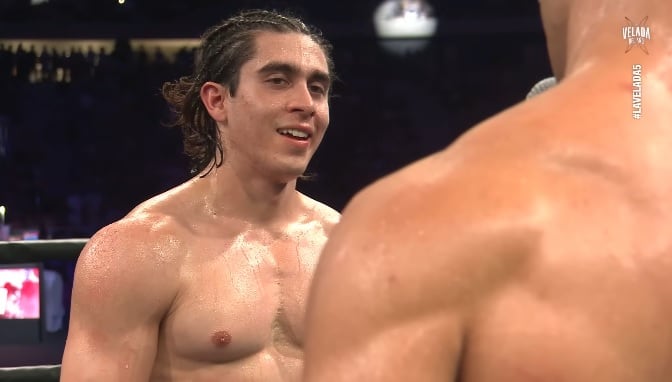 Carlos Belcast y Andoni Fitness al final de su combate en La Velada del Año 2025.