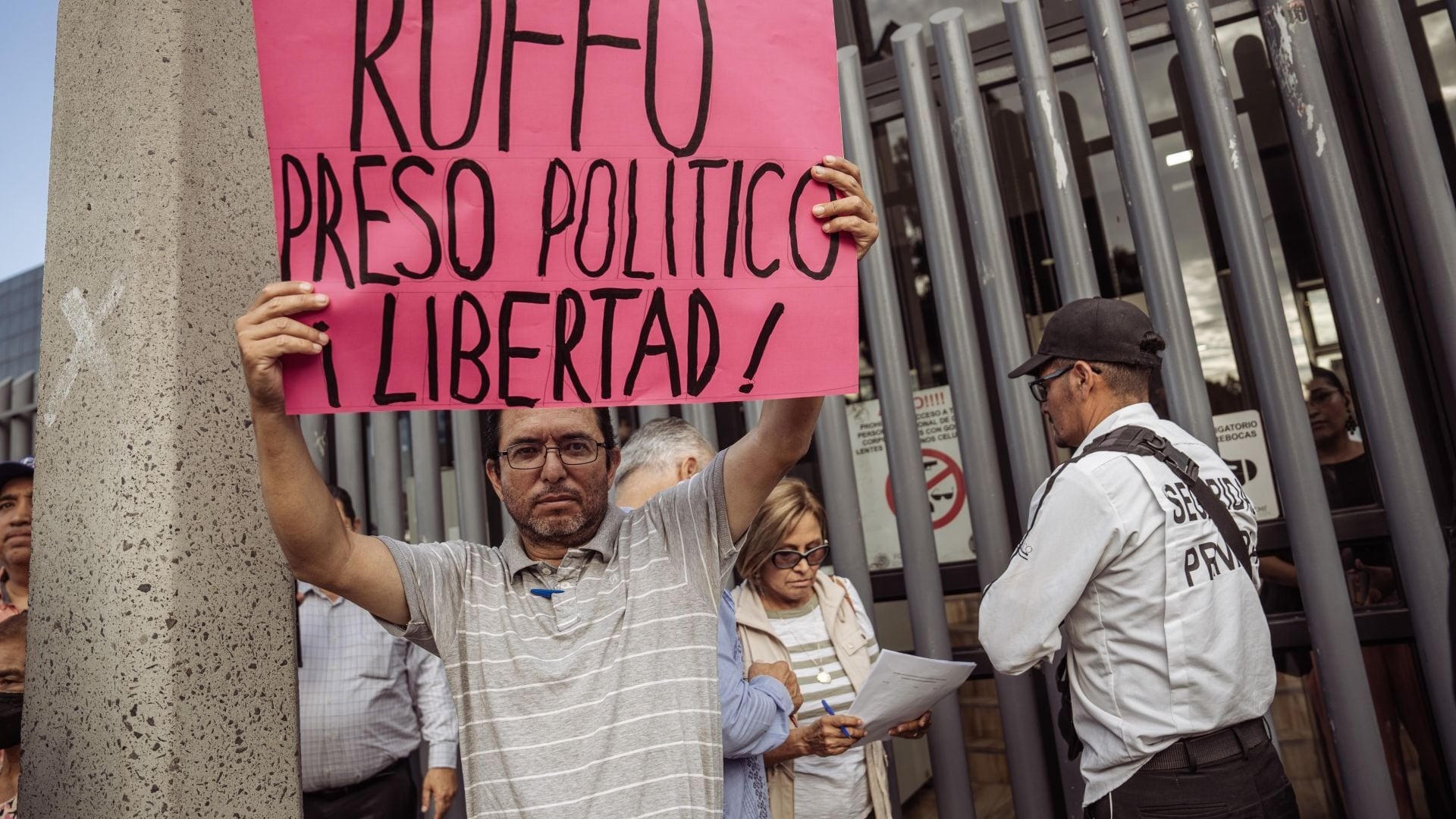 PAN protesta en Tijuana por detención de Ernesto Ruffo y pide su liberación