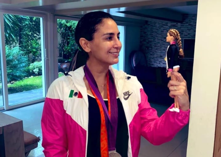 Paola Espinosa presenta su propia muñeca Barbie