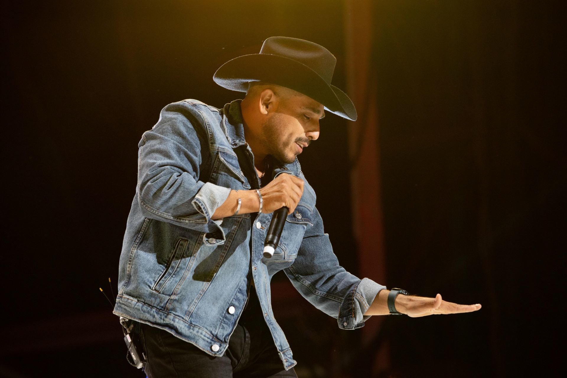Espinoza Paz, cantante.