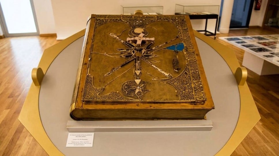 El insólito robo de “El Apocalipsis”, un libro de 210 kilos diseñado por Salvador Dalí