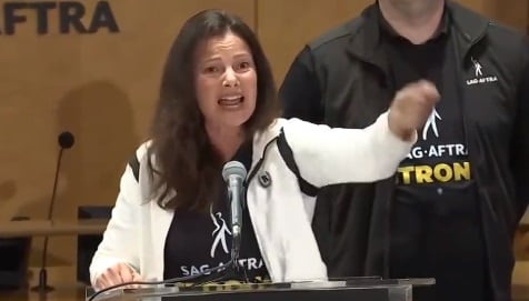 El poderoso discurso de Fran Drescher “La Niñera” por la huelga de actores