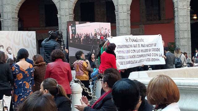 Manifestantes en Palacio Nacional