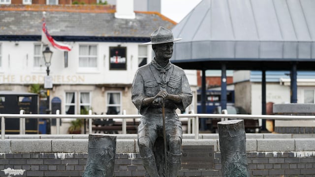 Estatua de Robert Baden-Powell, fundador de los scouts