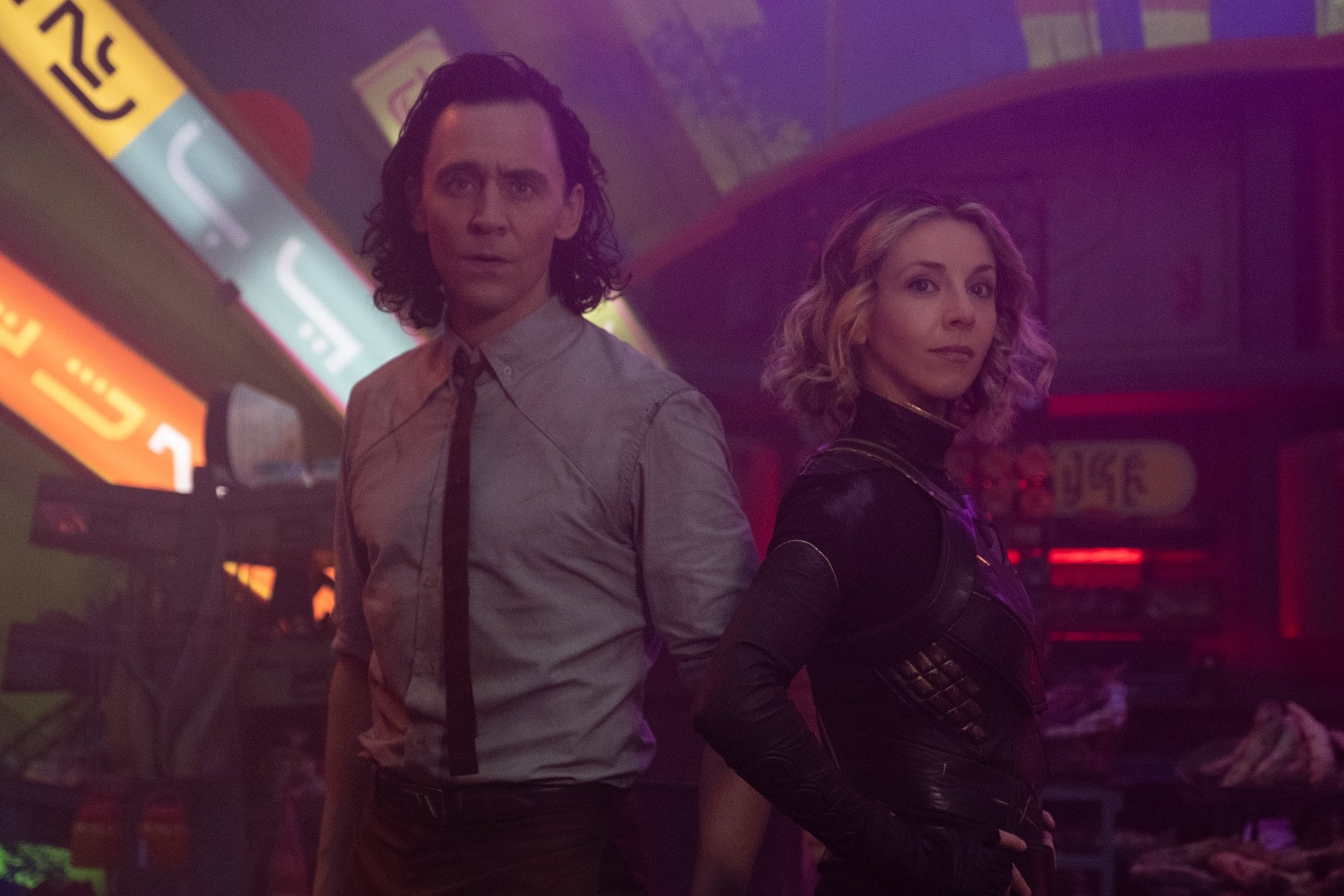 Tom Hiddleston y Sophia Di Martino en 'Loki'
