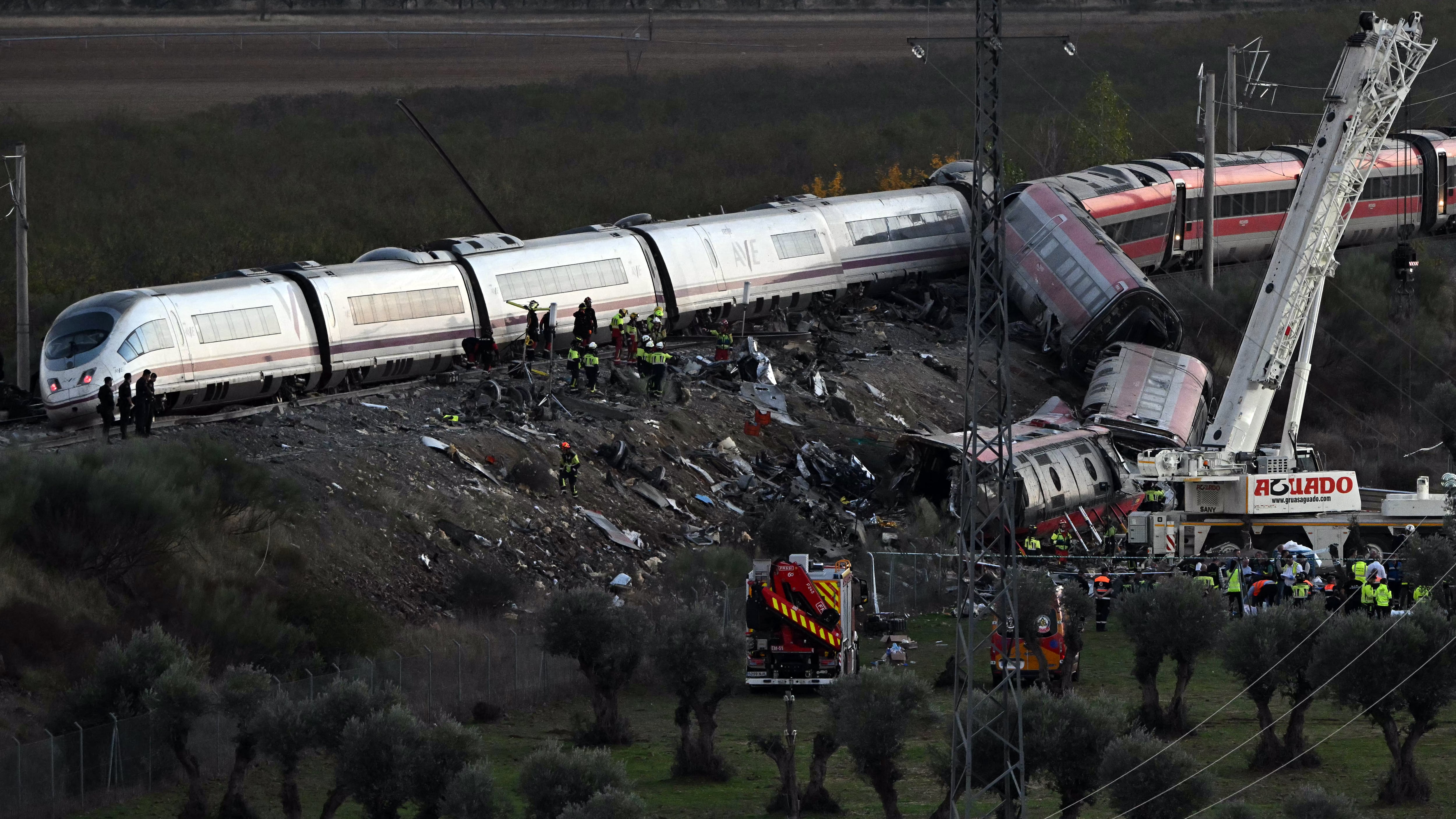 Choque de trenes en España ocurrió a 200 km/h, según investigación