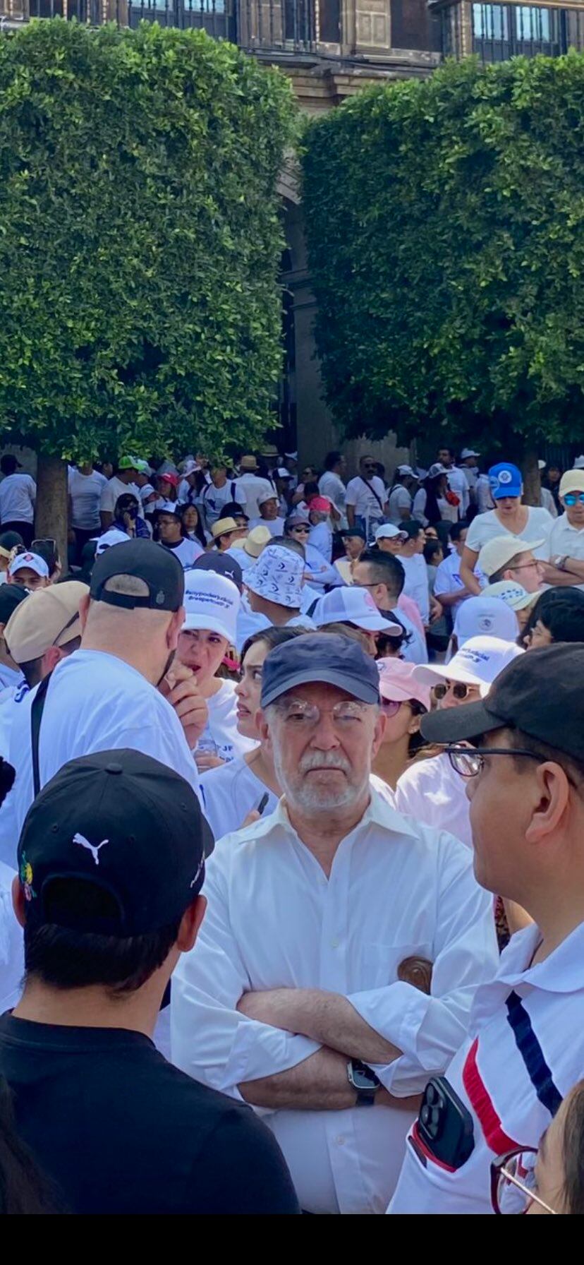 Ministro Juan Luis González Alcántara Carrancá en marcha del Poder Judicial