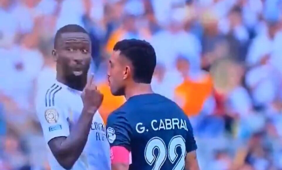 Captan el insulto racista que Gustavo Cabral le dijo a Rüdiger que desató la furia del alemán
