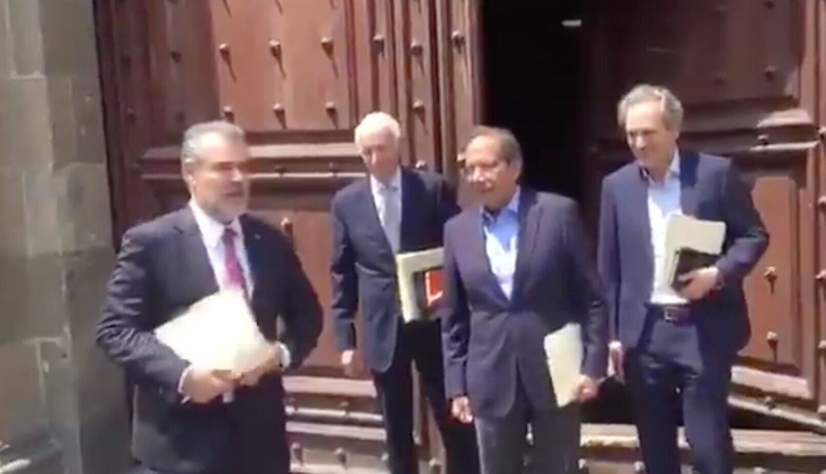 Empresarios en reunión con AMLO.