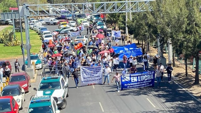 Bloqueo de trabajadores de la UPN en Picacho Ajusco