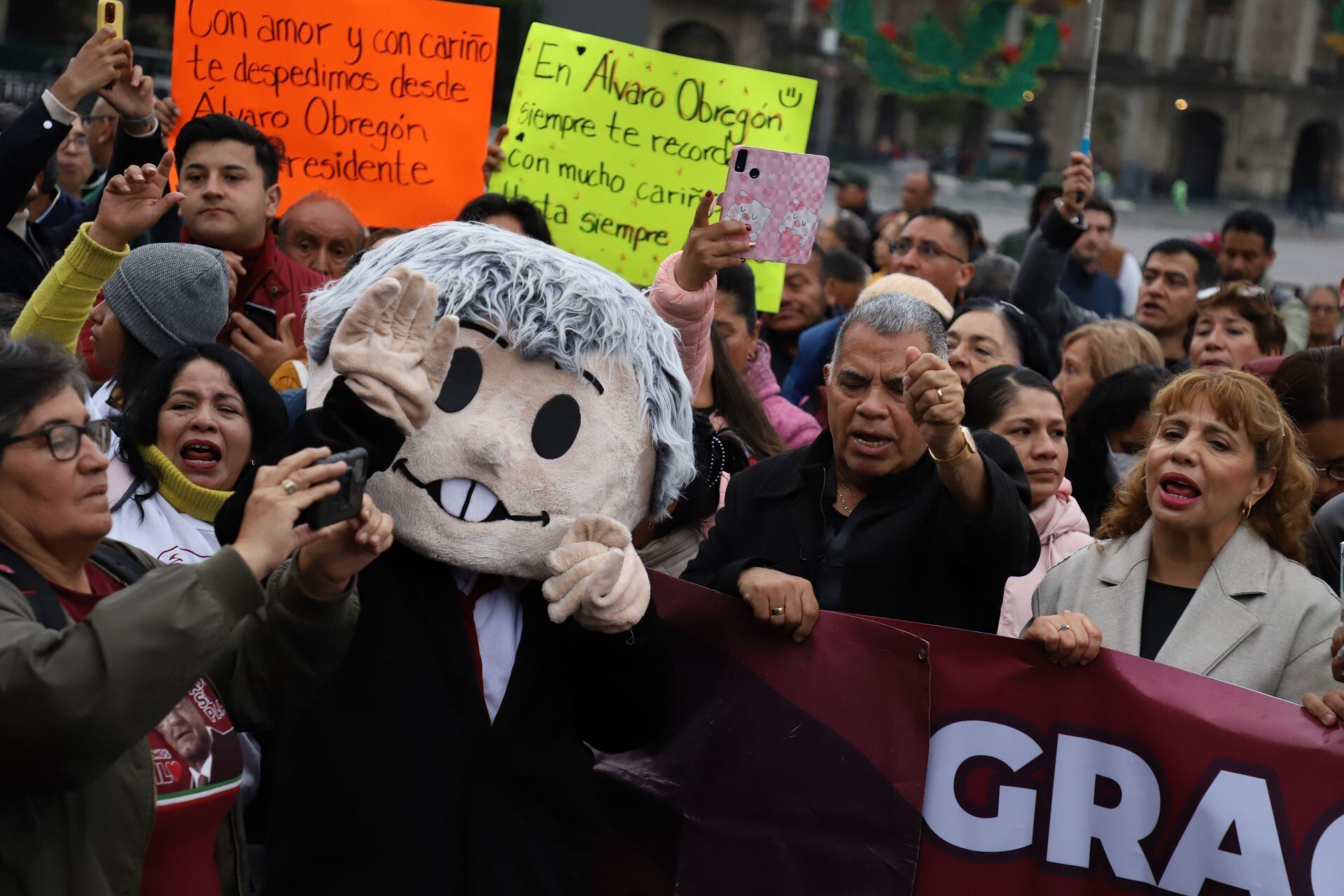 AMLO último día como presidente de México; fiesta en el Zócalo