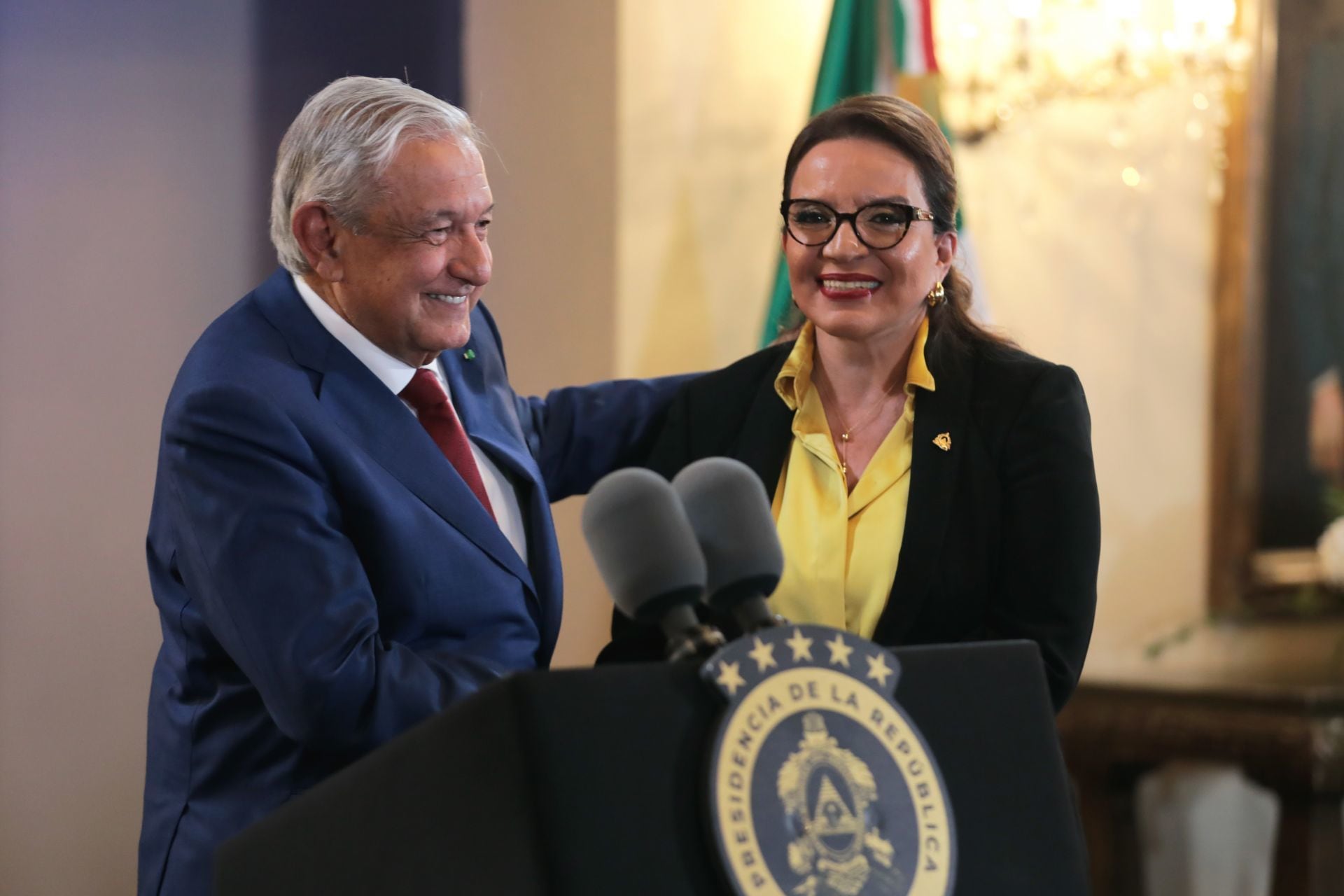 AMLO, Xiomara Castro