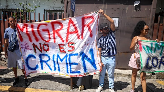 Intentos de migración a Estados Unidos desde México caen 80%