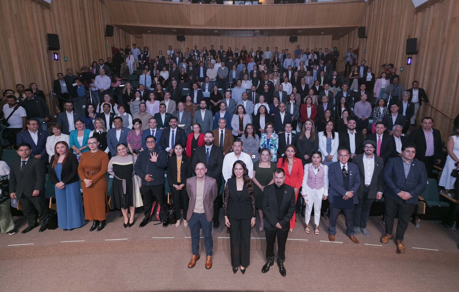 Más de 250 asistentes y 20 ponentes participan en la audiencia pública sobre la Reforma Electoral