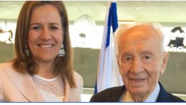Margartia Zavala y  Shimon Peres