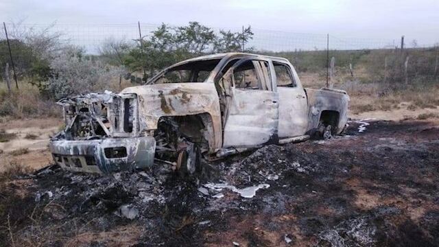 Camioneta calcinada en Tamaulipas