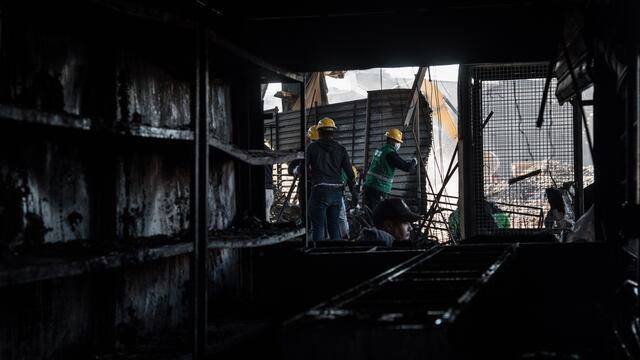 Incendio en mercado La Merced. Diablitos pudieron causarlo.