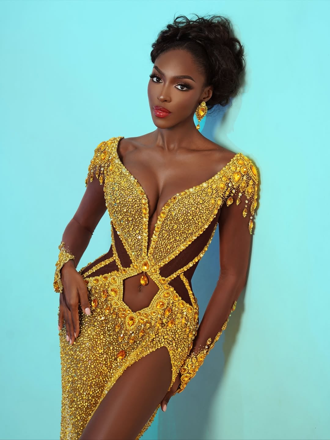 Olivia Yace renuncia a Miss Universo 2025