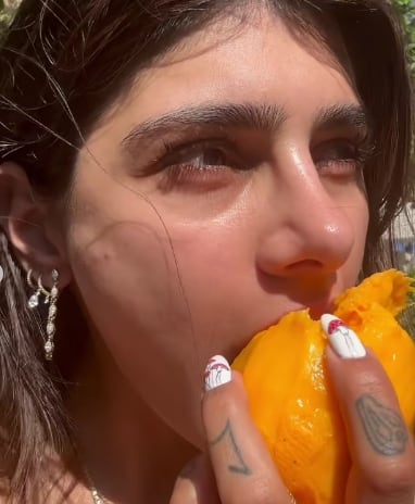 Mía Khalifa se enamoró de los mangos