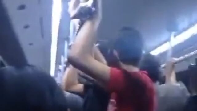 Chofer encierra a pasajeros hasta que celular robado aparezca