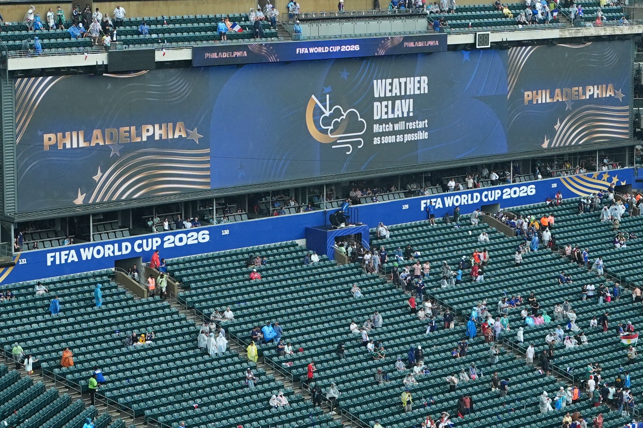 El partido fue suspendido por tormenta eléctrica.