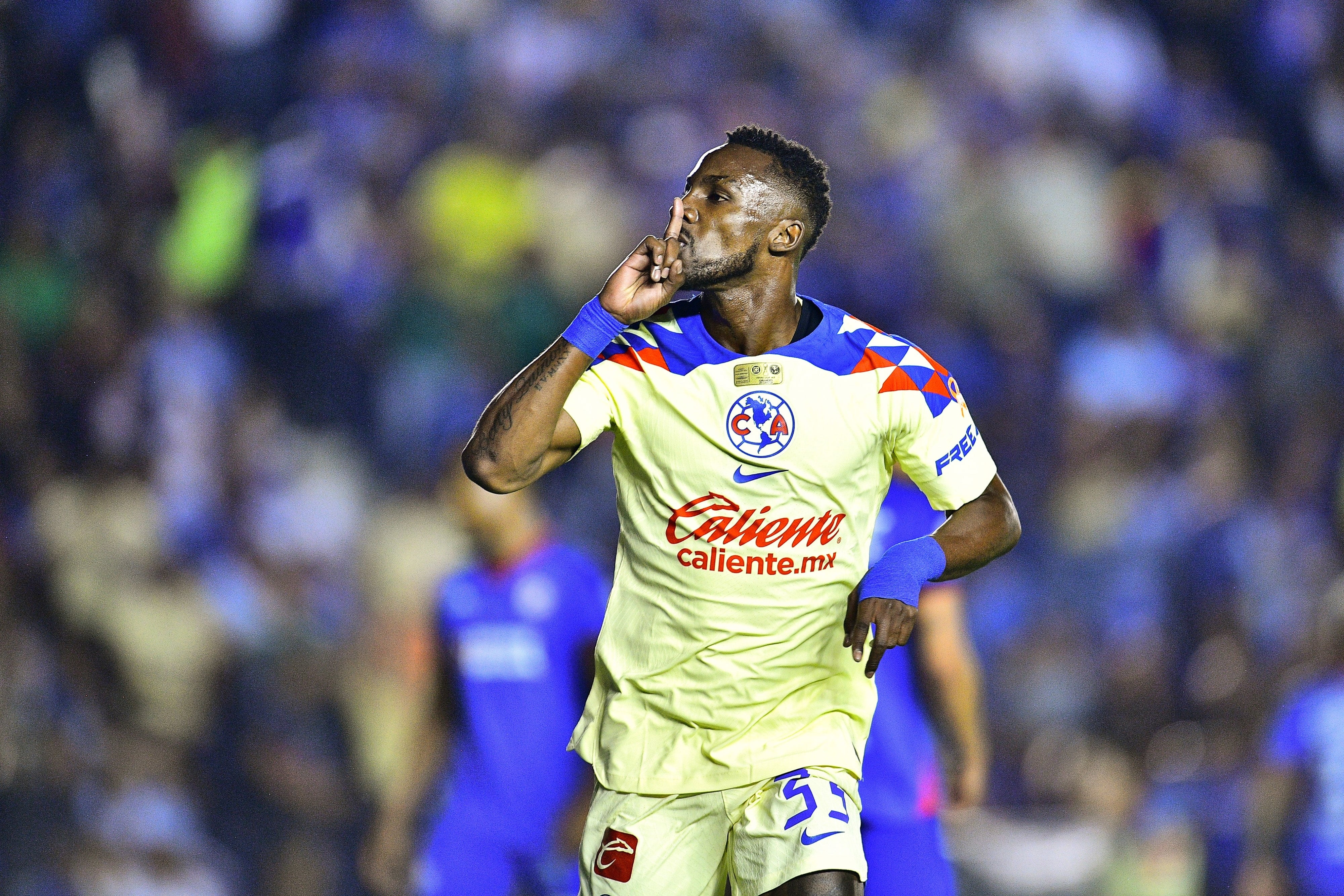 Julian Quiñones y su cábala del '33'