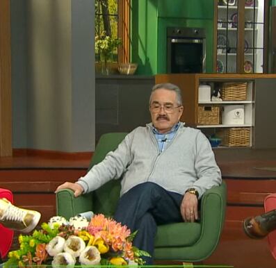 Pedro Sola ante la presencia de el Escorpión Dorado.